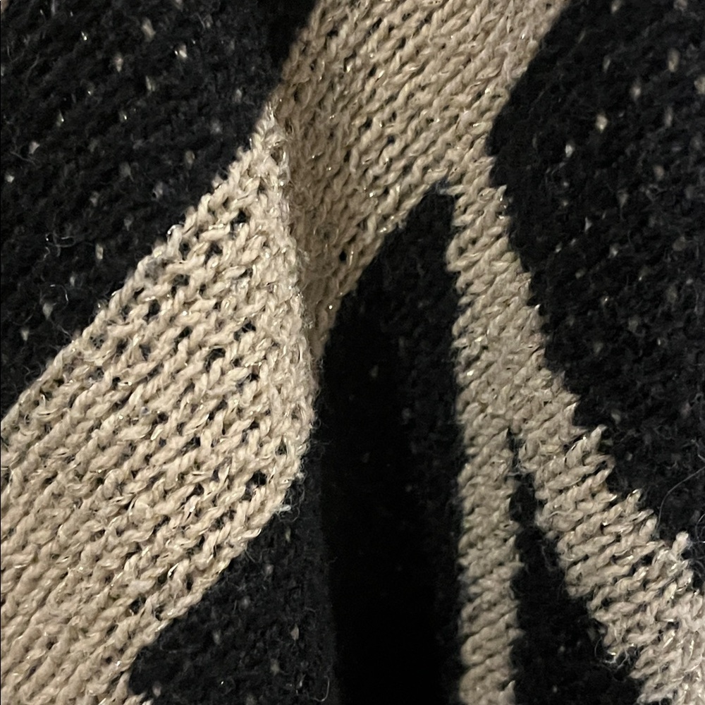 Chico’s Black & Gold Waterfall Cardigan Diamond Triangle Shimmer Size 1 - Picture 8 of 8